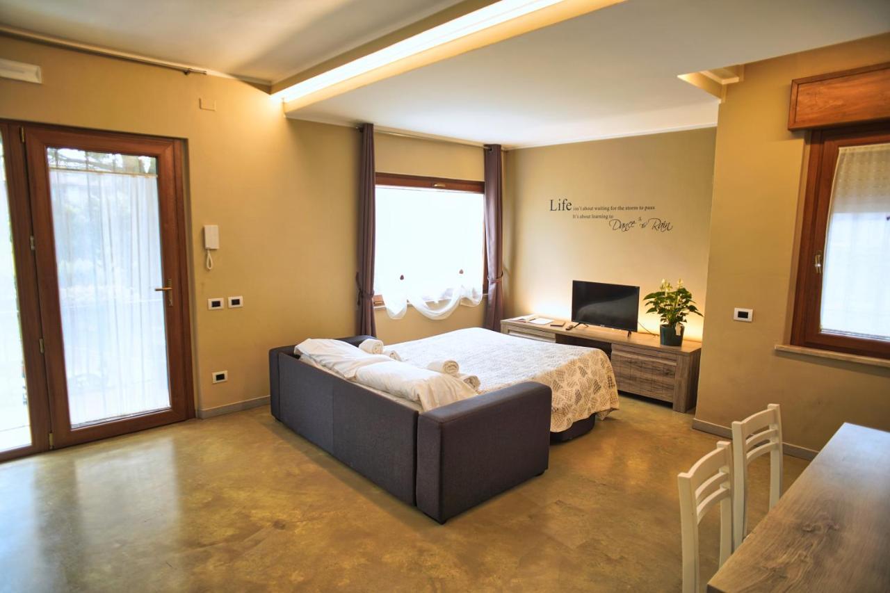 Vanda Luxury House Near Gardaland And Garda Lake Castelnuovo del Garda Exterior foto