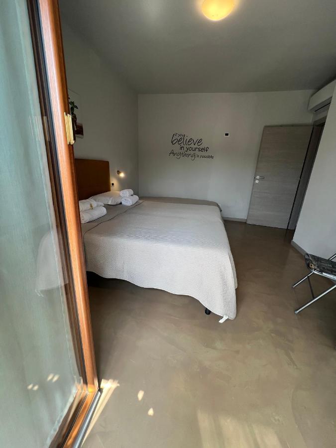 Vanda Luxury House Near Gardaland And Garda Lake Castelnuovo del Garda Exterior foto